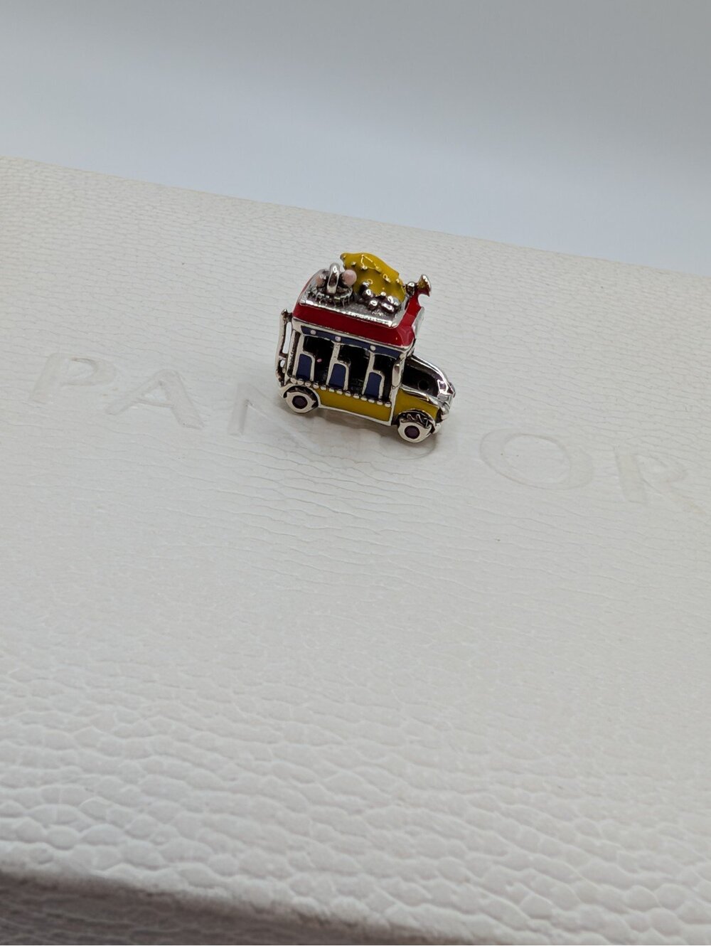 Pandora s925 ale charm pendant chiva bus